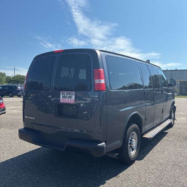 2017 Chevrolet Express 3500 LS Passenger