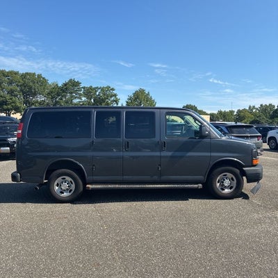 2017 Chevrolet Express 3500 LS Passenger