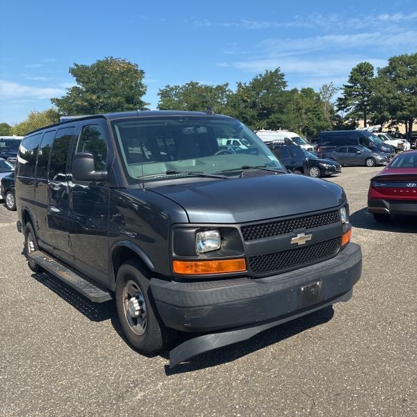 2017 Chevrolet Express 3500 LS Passenger