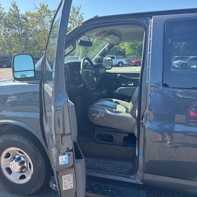 2017 Chevrolet Express 3500 LS Passenger