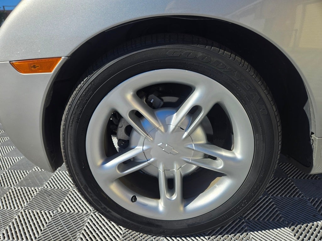 2004 Chevrolet SSR Base