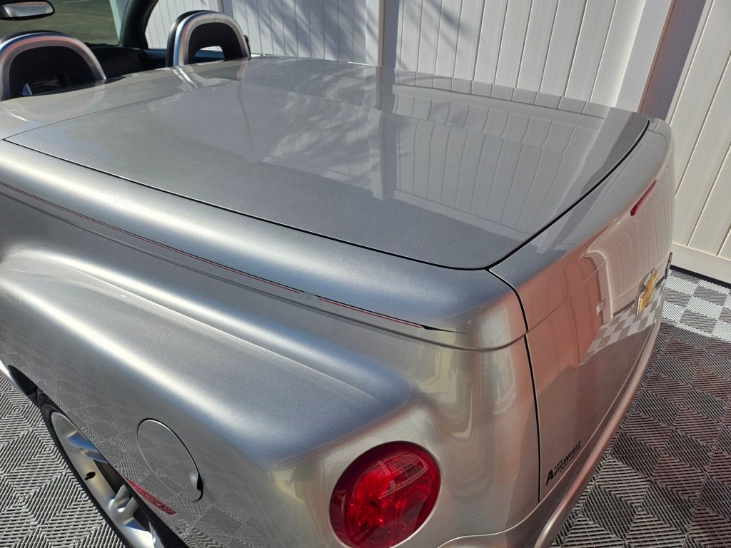 2004 Chevrolet SSR Base