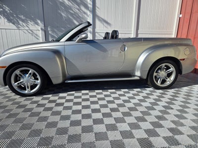 2004 Chevrolet SSR Base