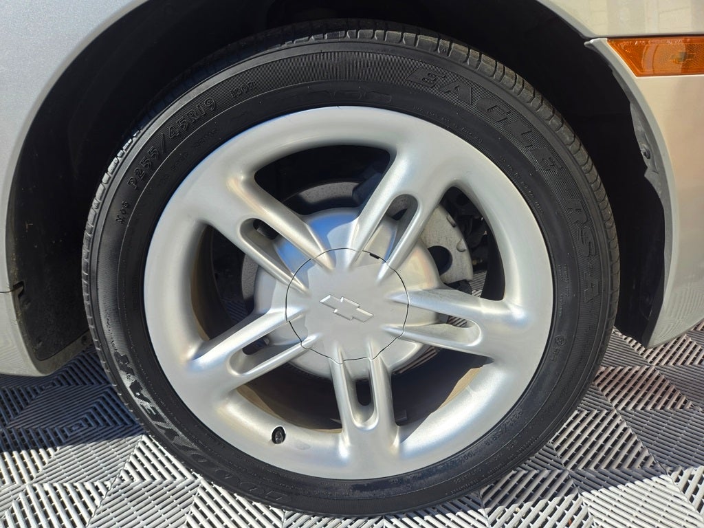 2004 Chevrolet SSR Base