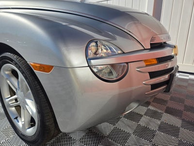 2004 Chevrolet SSR Base