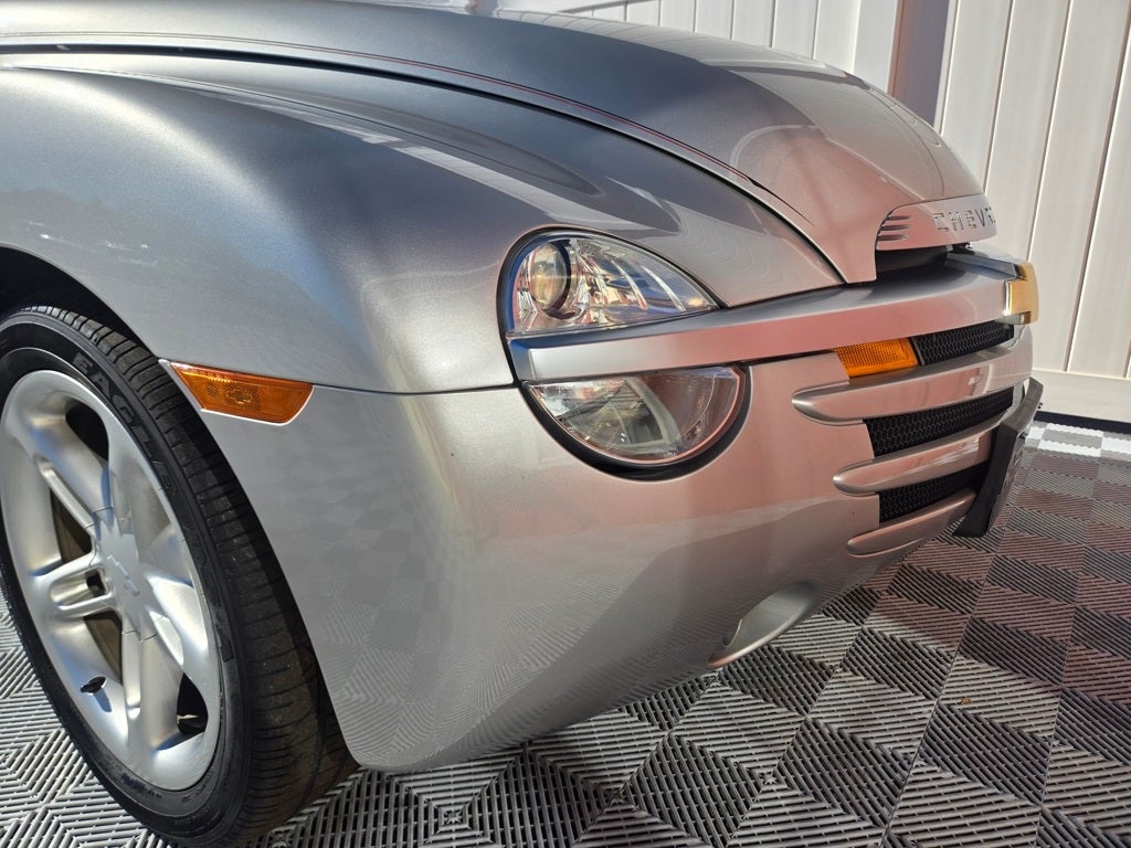 2004 Chevrolet SSR Base