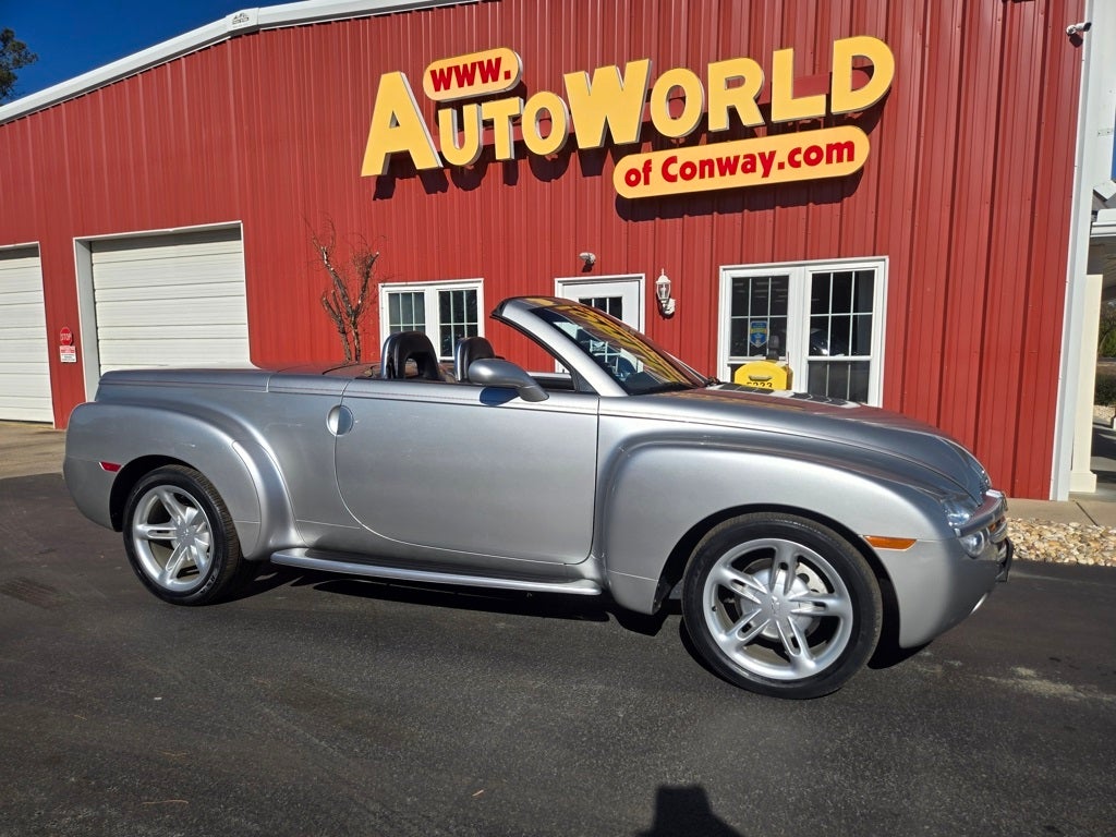 2004 Chevrolet SSR Base