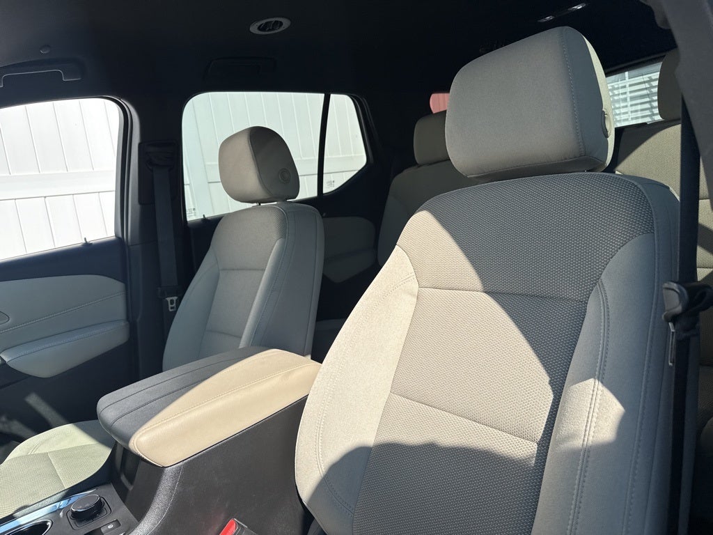 2022 Chevrolet Traverse LS