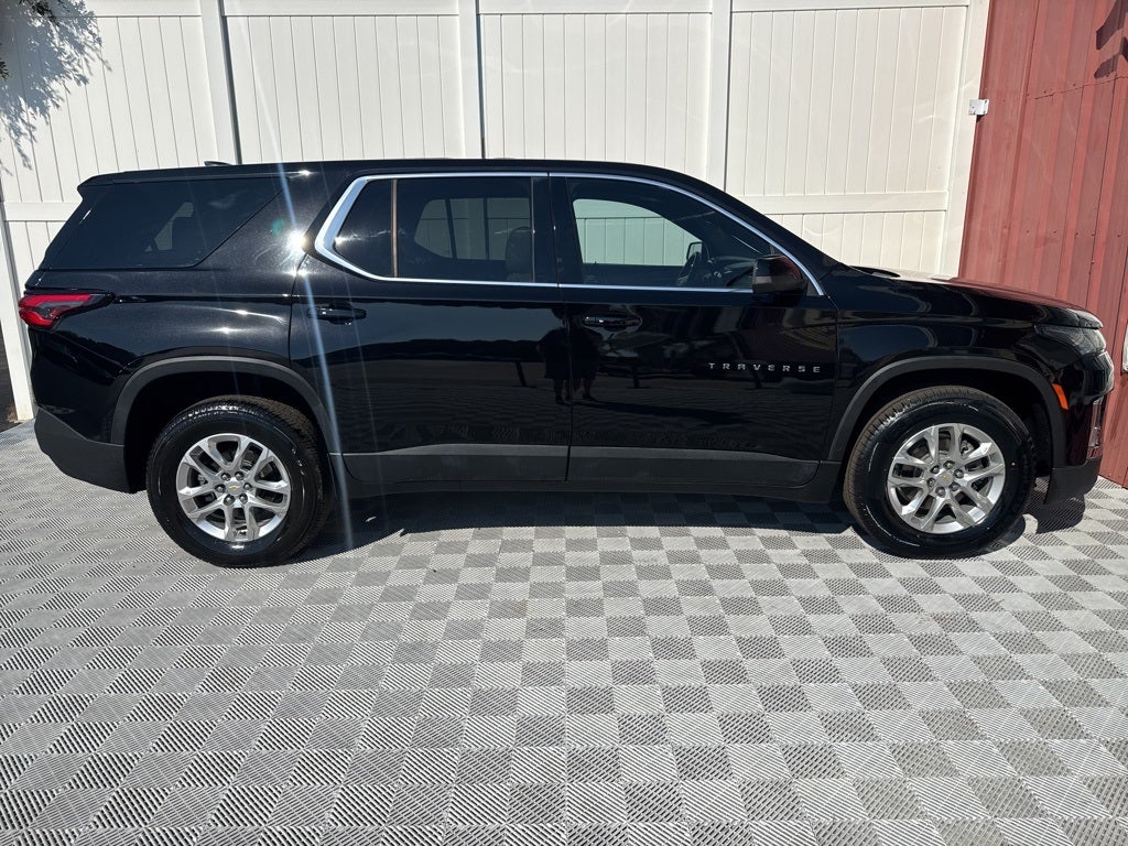 2022 Chevrolet Traverse LS