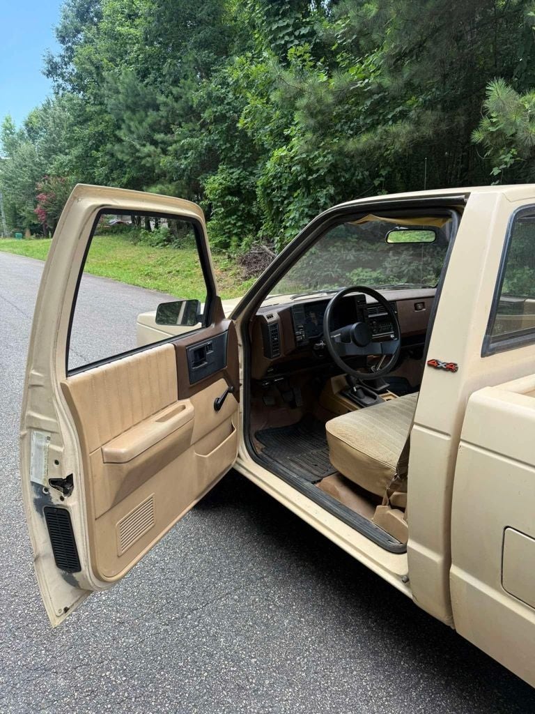 1986 GMC S15 Base