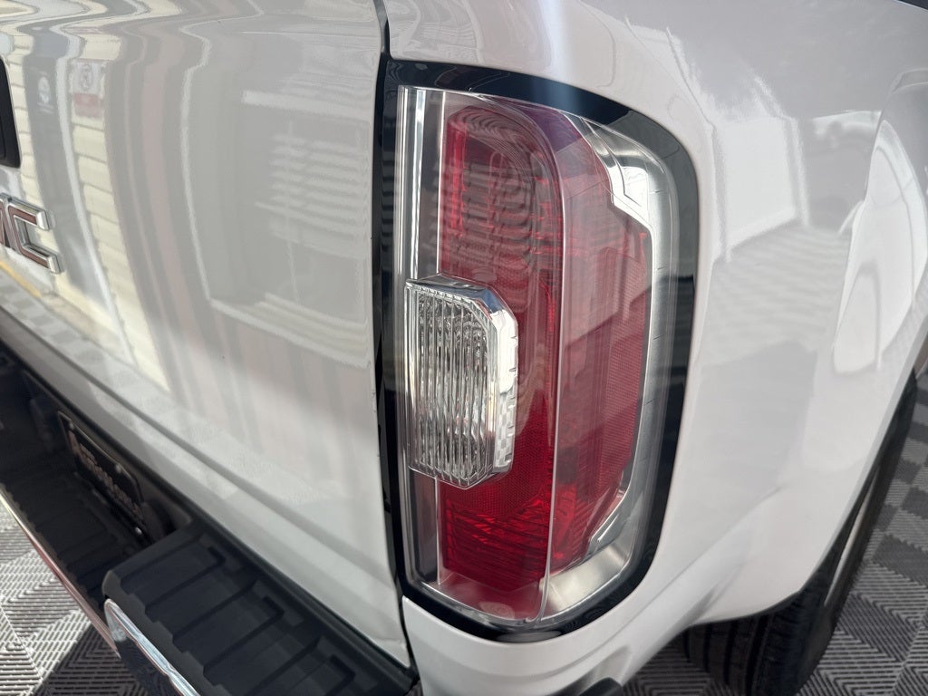 2017 GMC Canyon Base