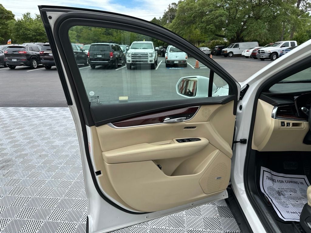 2017 Cadillac XT5 Luxury