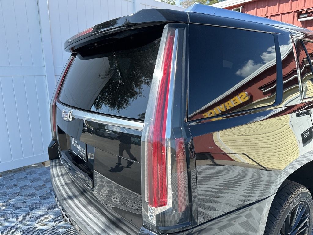 2017 Cadillac Escalade Luxury