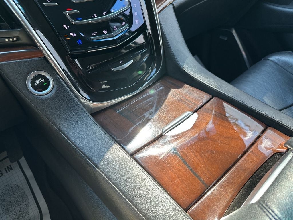 2017 Cadillac Escalade Luxury