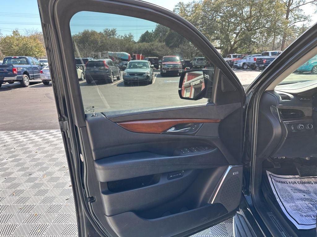 2017 Cadillac Escalade Luxury