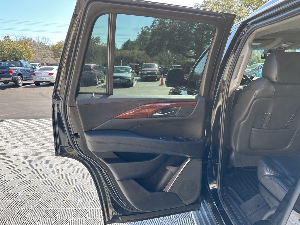 2017 Cadillac Escalade Luxury
