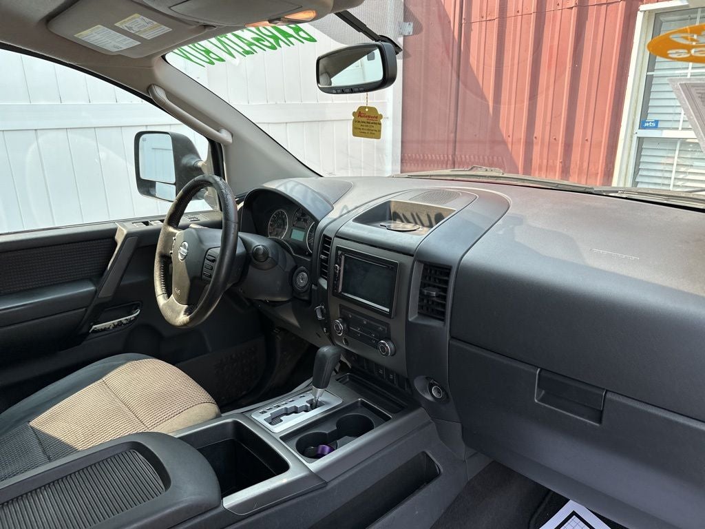 2011 Nissan Titan SV