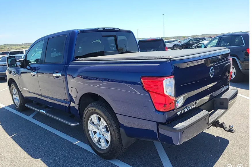 2017 Nissan Titan Base