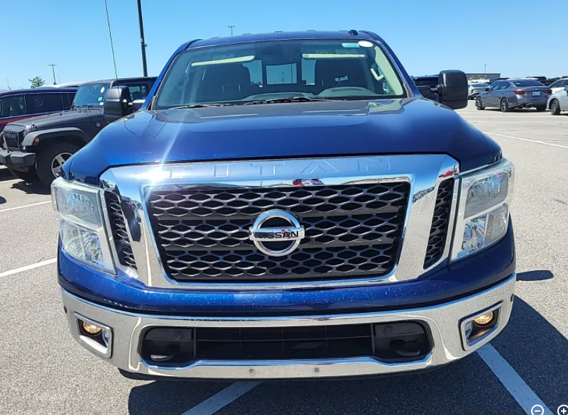 2017 Nissan Titan Base