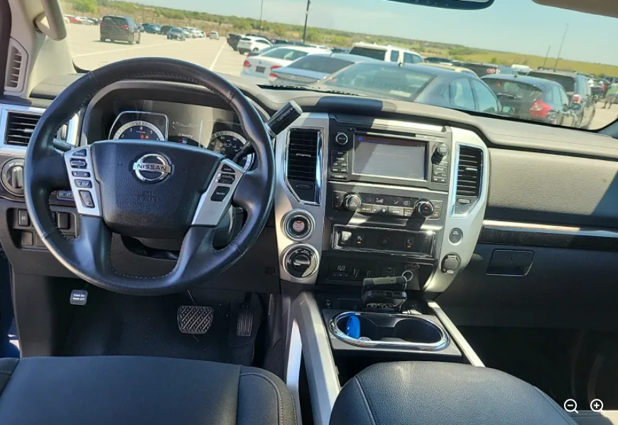 2017 Nissan Titan Base