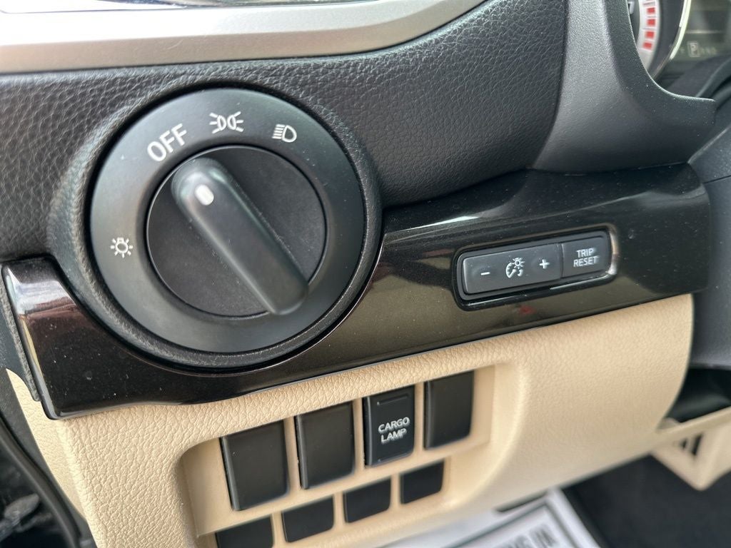 2017 Nissan Titan SV