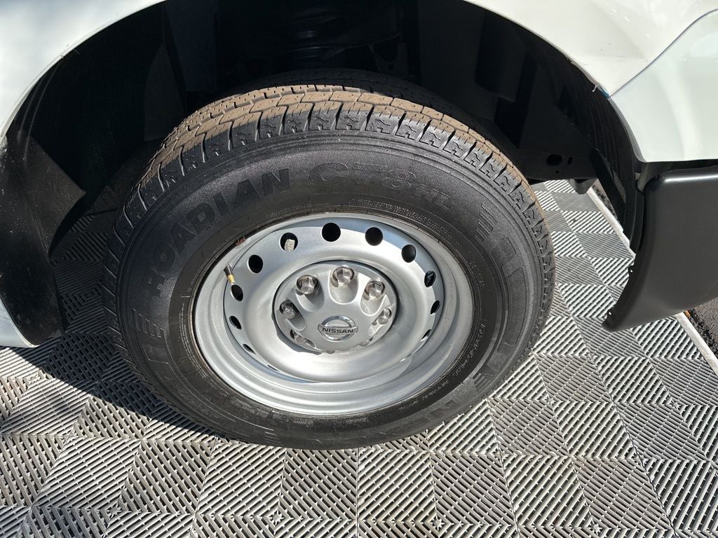 2017 Nissan NV2500 HD S Standard Roof