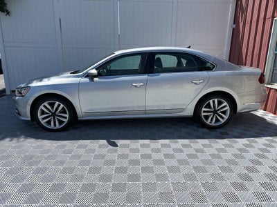 2017 Volkswagen Passat SEL Premium