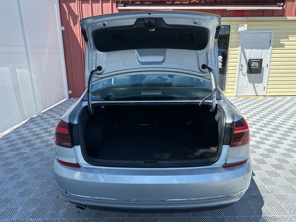 2017 Volkswagen Passat SEL Premium