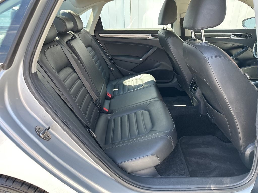 2017 Volkswagen Passat SEL Premium