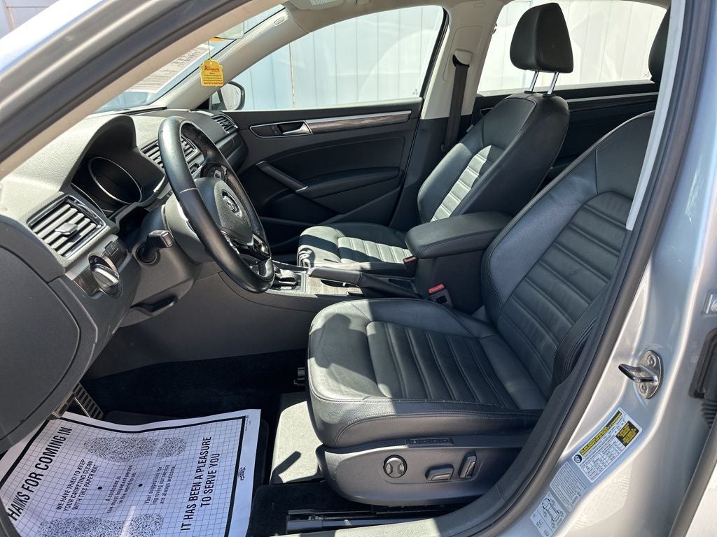 2017 Volkswagen Passat SEL Premium