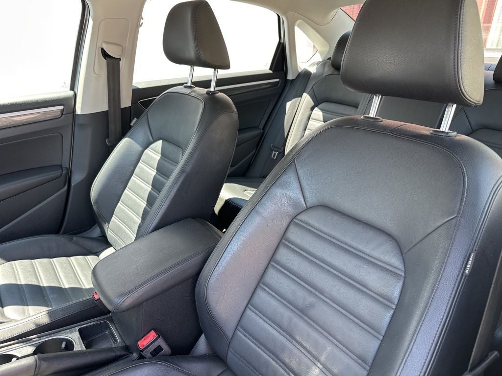 2017 Volkswagen Passat SEL Premium