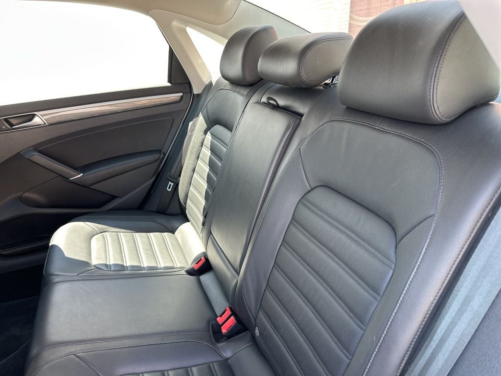 2017 Volkswagen Passat SEL Premium
