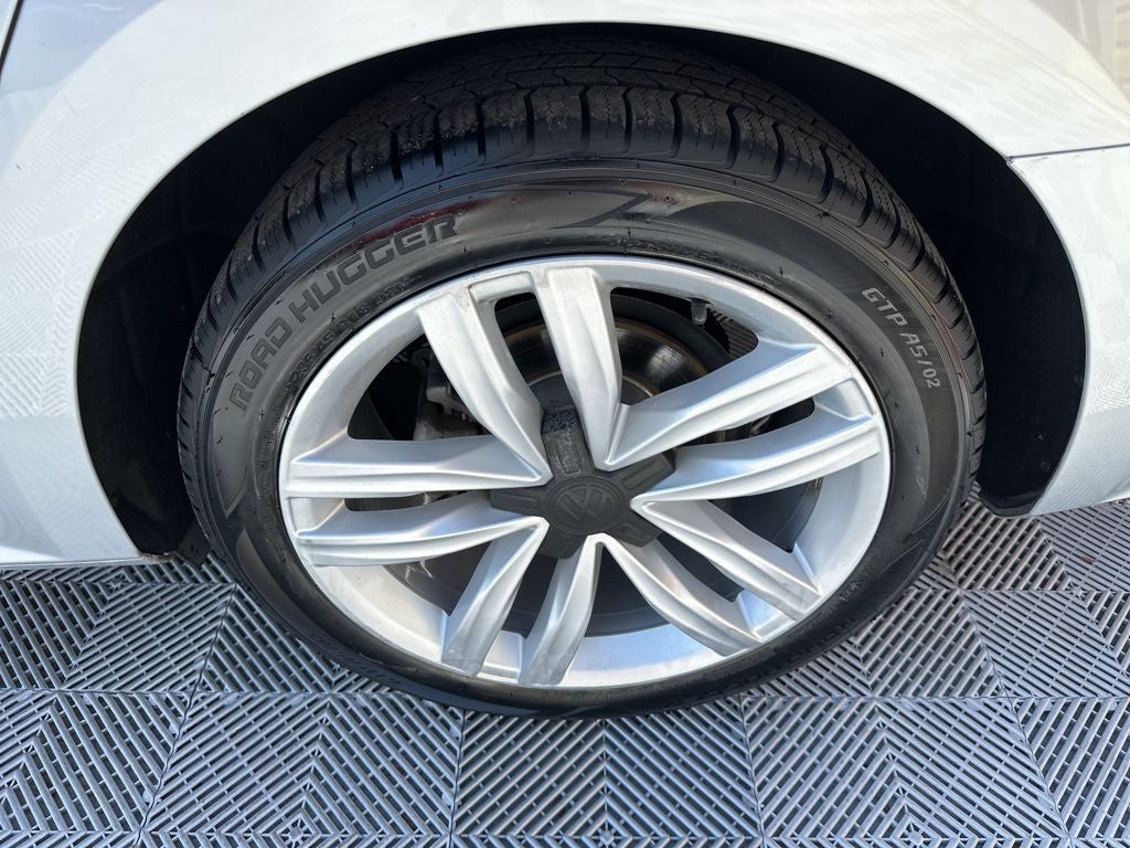 2017 Volkswagen Passat SEL Premium