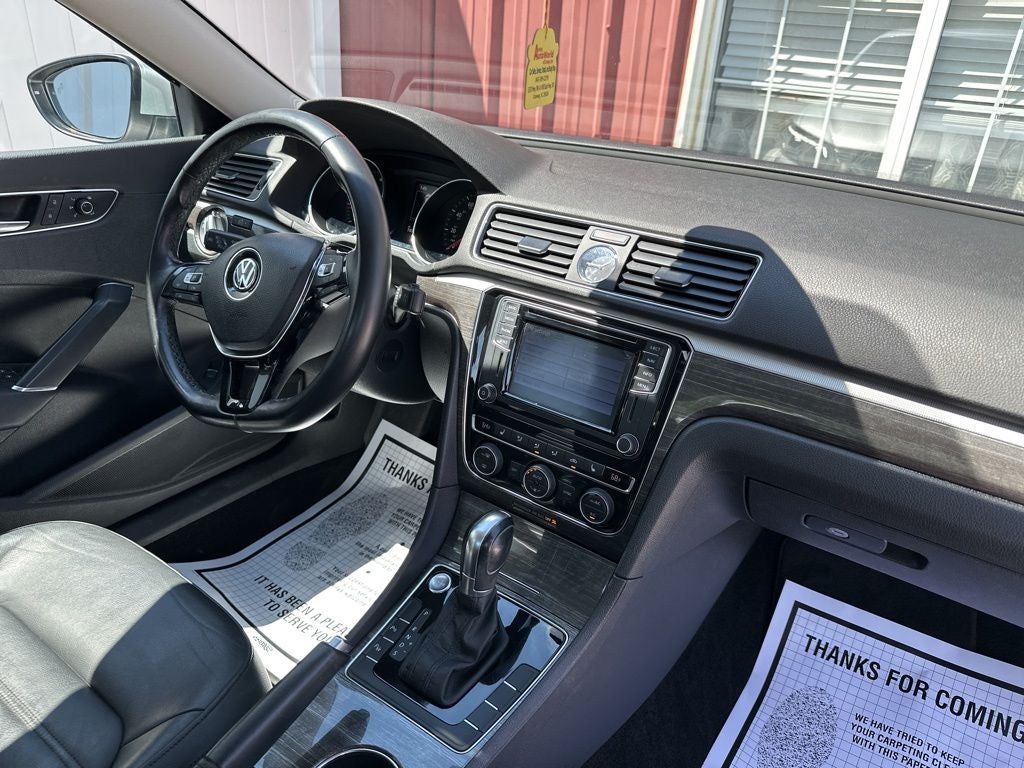 2017 Volkswagen Passat SEL Premium