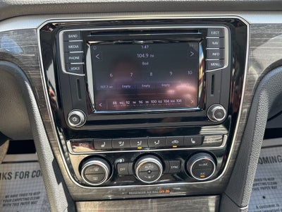 2017 Volkswagen Passat SEL Premium