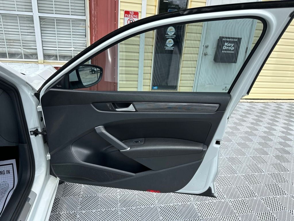 2021 Volkswagen Passat 2.0T R-Line