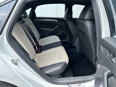 2021 Volkswagen Passat 2.0T R-Line