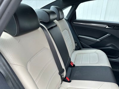 2021 Volkswagen Passat 2.0T R-Line