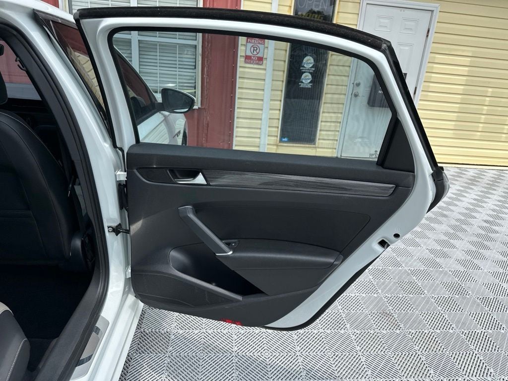 2021 Volkswagen Passat 2.0T R-Line