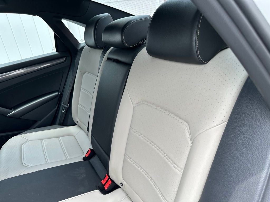 2021 Volkswagen Passat 2.0T R-Line