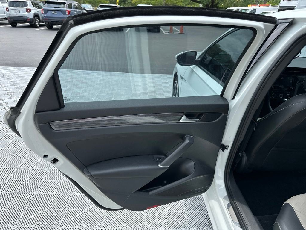 2021 Volkswagen Passat 2.0T R-Line