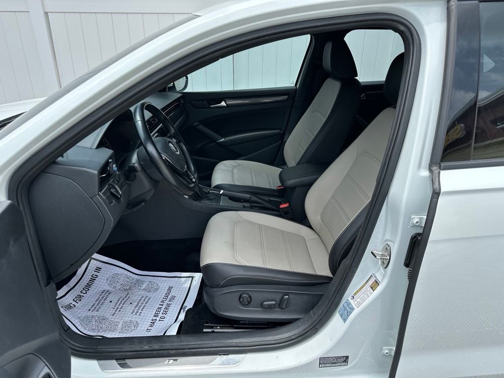 2021 Volkswagen Passat 2.0T R-Line