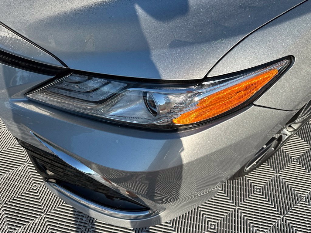2022 Toyota Camry Hybrid XLE