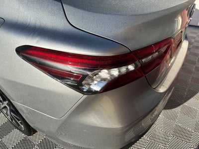 2022 Toyota Camry Hybrid XLE