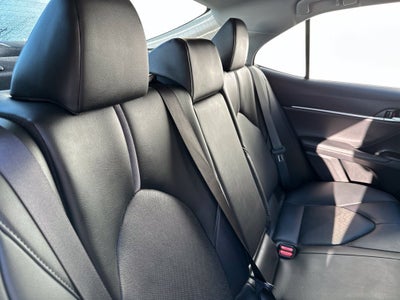 2022 Toyota Camry Hybrid XLE