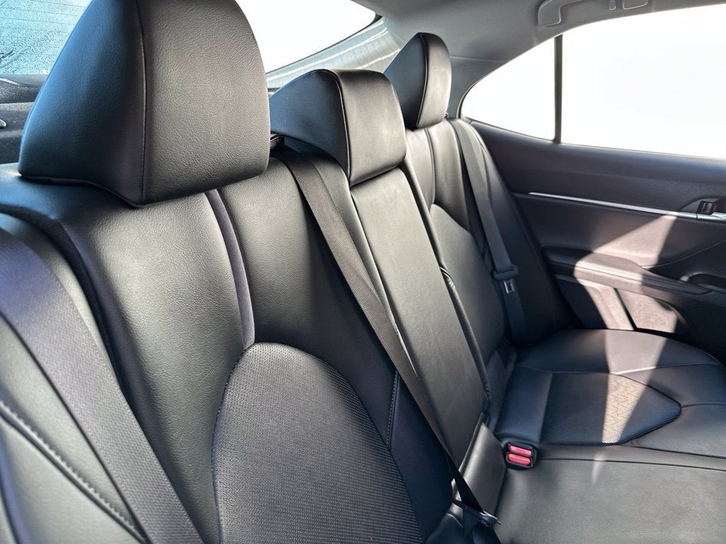 2022 Toyota Camry Hybrid XLE