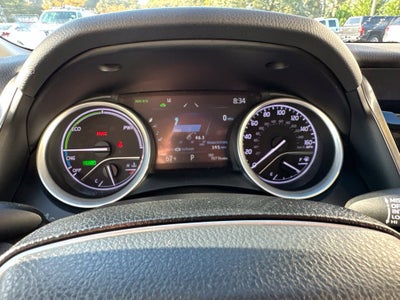 2022 Toyota Camry Hybrid XLE