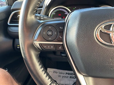 2022 Toyota Camry Hybrid XLE