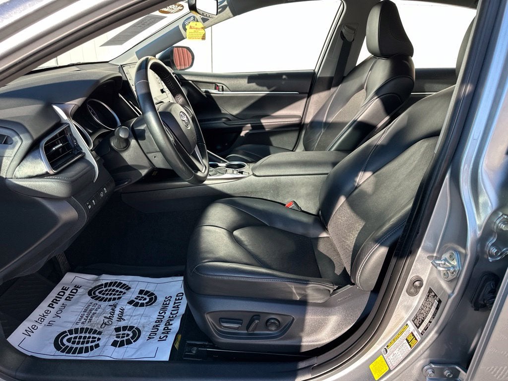 2022 Toyota Camry Hybrid XLE