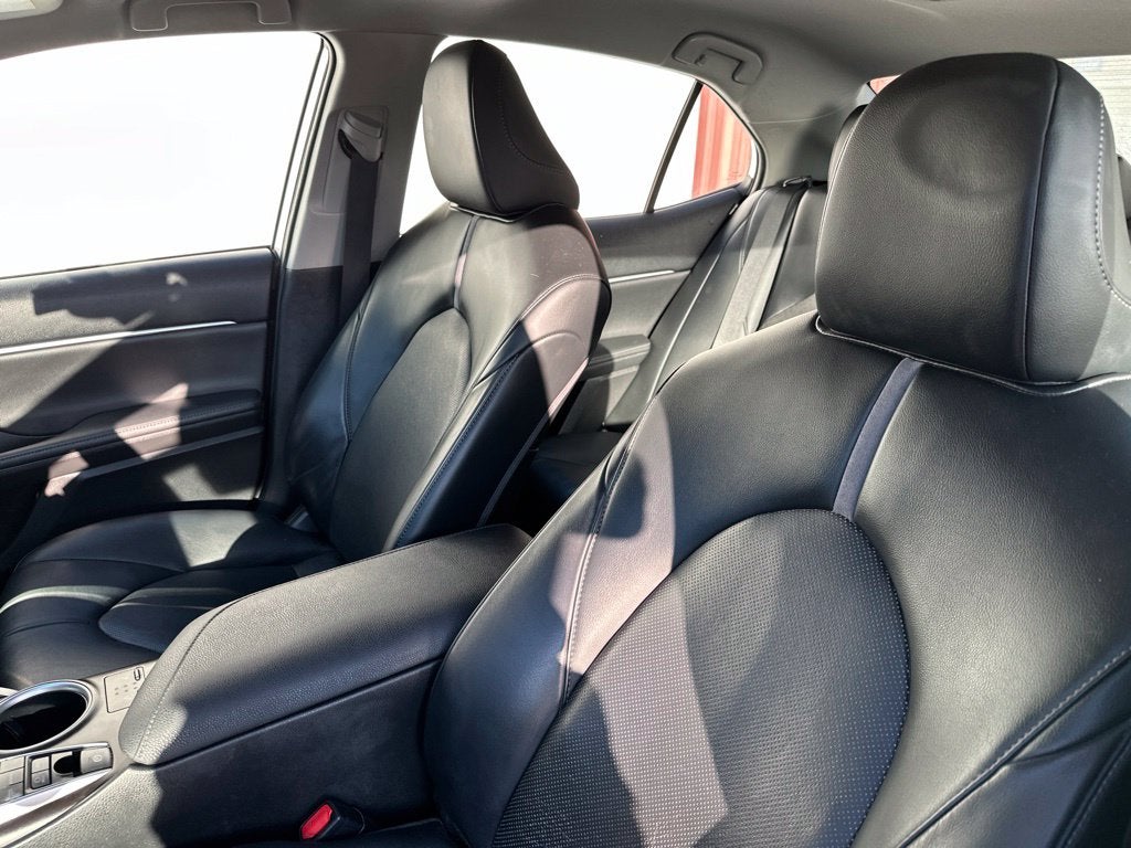 2022 Toyota Camry Hybrid XLE